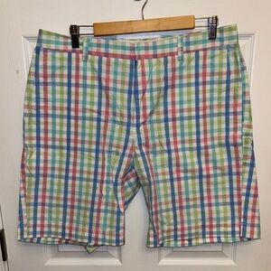 Men’s vineyard vines shorts size 36